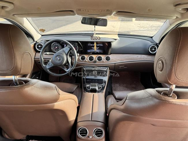 MERCEDES E220 LUXURY 