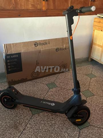 سكوتر Rockrider R1 Max بحالة جيدة، 30 كم - 2