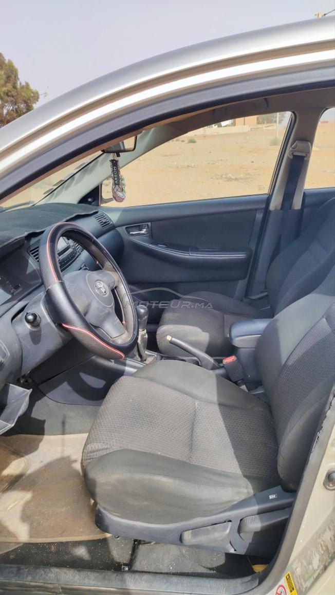 Toyota Corolla model 2006 essance état très bien 