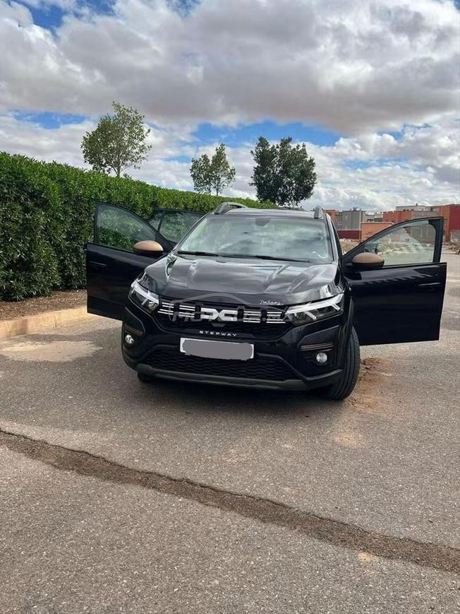dacia sandiero Stepway 2024 premiere main