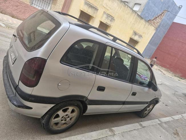Opel Zafira Diesel Manuelle 2000 à Sidi Slimane