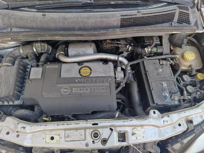 Opel Zafira Diesel Manuelle 2000 à Sidi Slimane