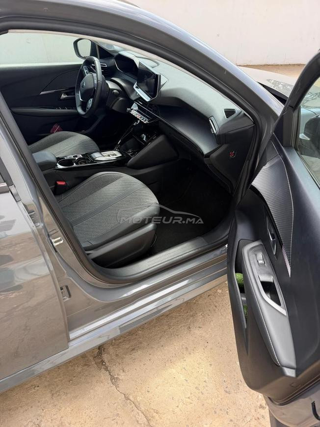 Peugeot 208 Hybrid 04/2026