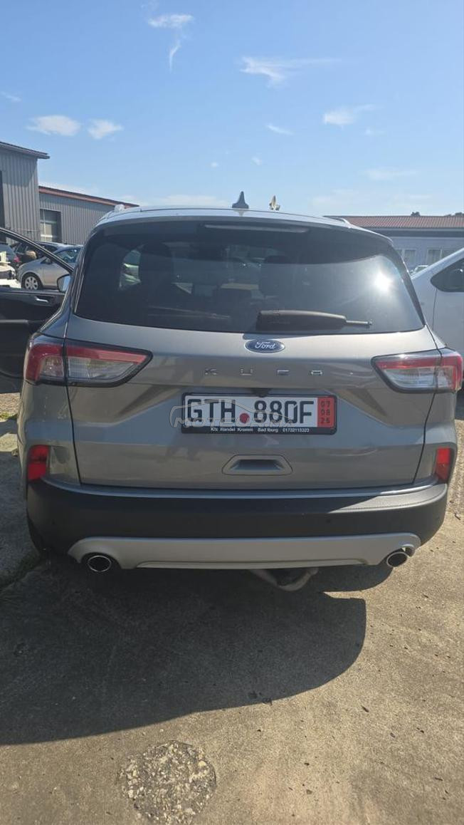 ford kuga très bonne état 