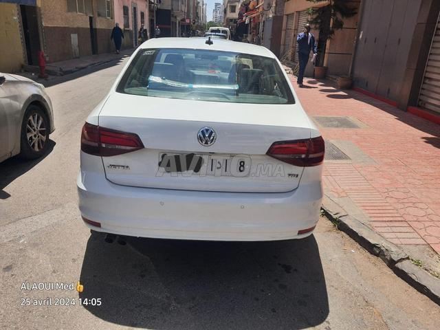 Volkswagen Jetta Diesel Manuelle 2017 à Casablanca - 2