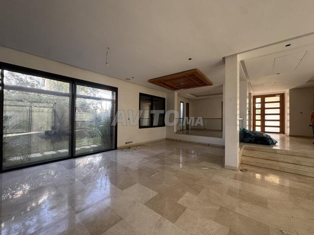 Villa 5ch en location vide CGI - 2