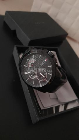 Montre originale Tommy Hilfiger comme neuve