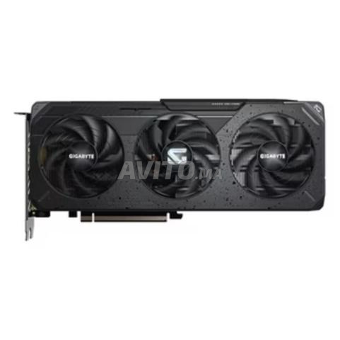 AMD Radeon Pro W7800 100-300000075 32GB 256-bit - 2
