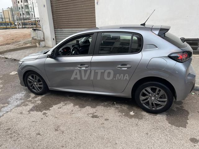 Peugeot 208 - 2