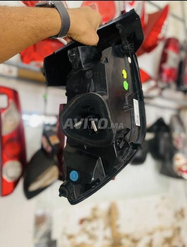 مصابيح خلفية يمين بيجو 208 – LED أصلي - 2