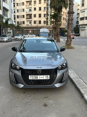 Peugeot 208 presque neuve - 2