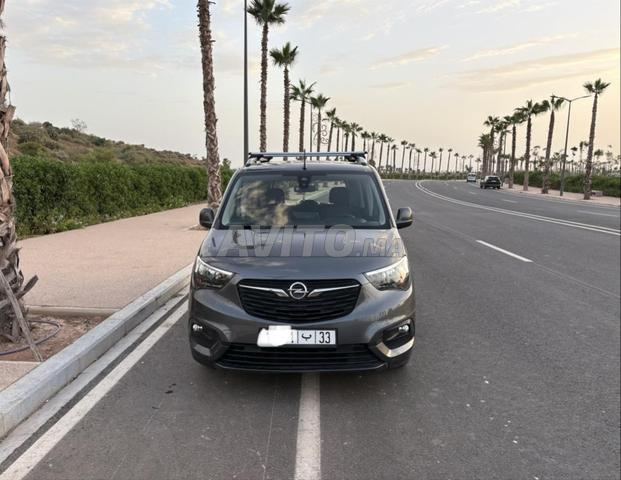 Opel combo en excellent état 4 vitres électriques
