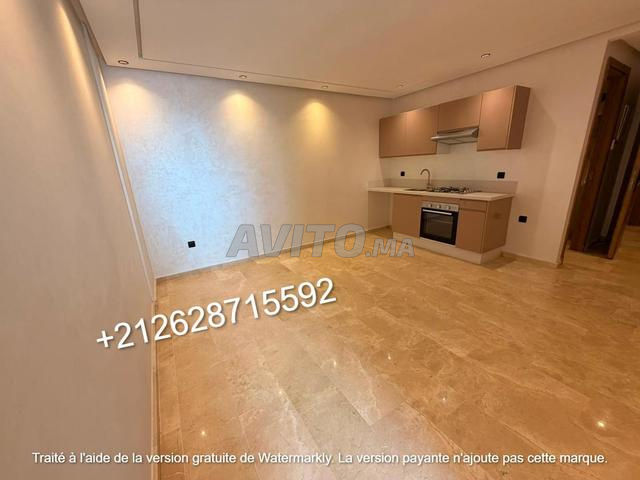 Location studio vide neuf belvedere - 2
