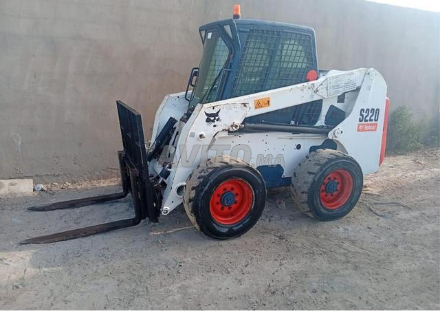 تأجير ميني لودر BOBCAT S220 - 2