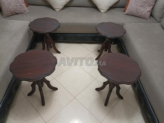 4 طاولات خشبية