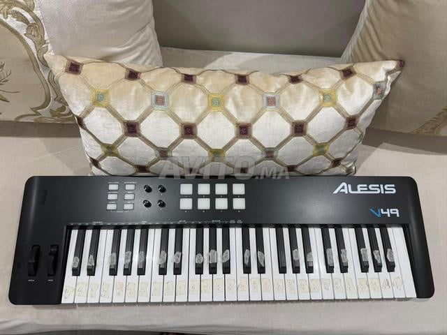 clavier MIDI Alesis V49