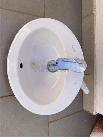 LAVABO ET ROBINET