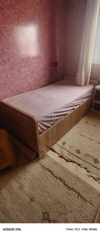 2 lits avec matelas et coffre de rangement - 2