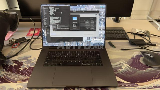 Macbook pro m3 max qwerty 48Gb ram 1Tb ssd