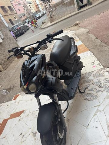 Qui veut, bienvenue, nouvelle moto - 2