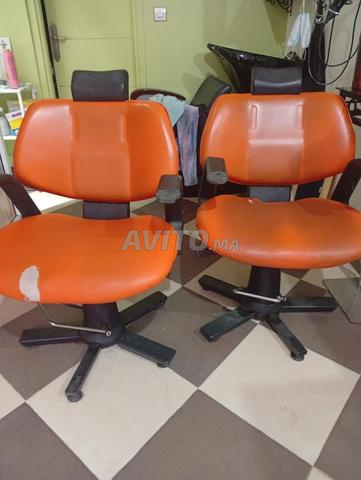 2 chaises de coiffure