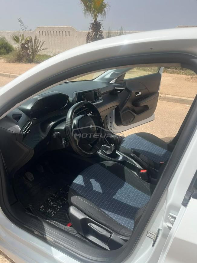 Peugeot 208 Essence Manuelle 2023 à Agadir
