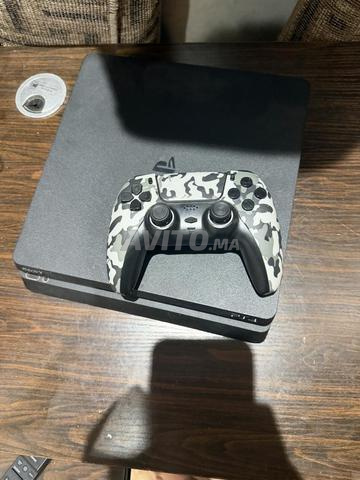 Play 4 slim 500gb et une manette Play 5 - 2