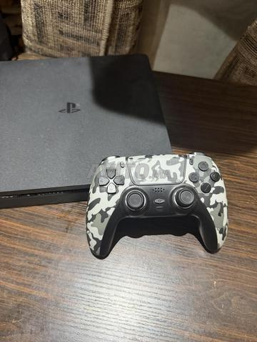 Play 4 slim 500gb et une manette Play 5