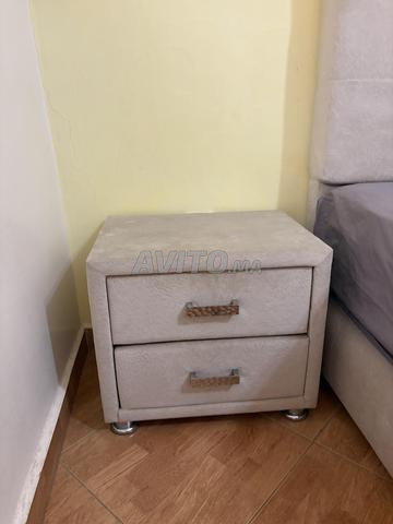 سرير ومMattress مع طاولة جانبية للبيع - 2