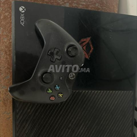 Xbox One 500 Go avec une manette - 2