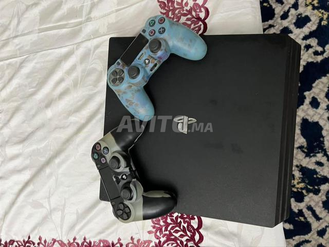 PS4 Pro 1T / 2 manettes - 2