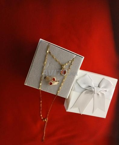 Collier et bague ❤️ Design romantique et féminin.