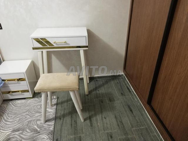 طاولة زينة لتصفيف الشعر مع كرسي - 2