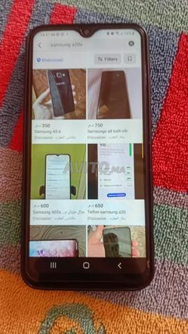 Samsung A20e avec Airpods et leurs pochettes, tout fonctionne - 2