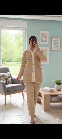 Pyjama féminin d'hiver en 2 pièces, molleton épais, à boutons et poches