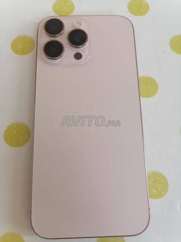 iPhone 16 Pro Max bon état 87% état de batterie
