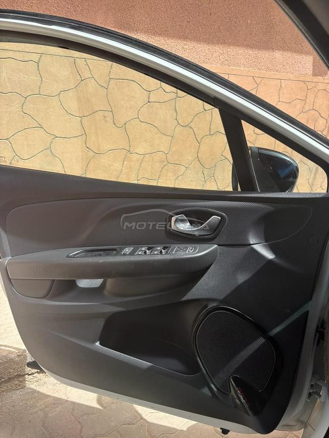 voiture Clio avendre marrakech 
