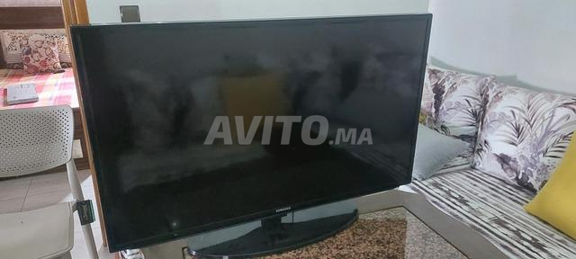 Téléviseur Samsung très propre montage européen taille 42 - 2