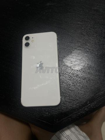 iPhone 11 en bon état - 2