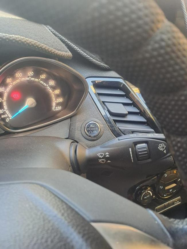 ford fiesta titanium 
