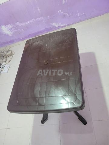 Table en plastique - 2