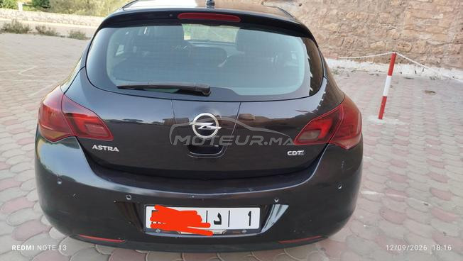 opel Astra 1er main 