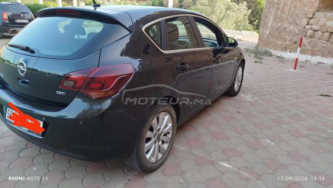 opel Astra 1er main 