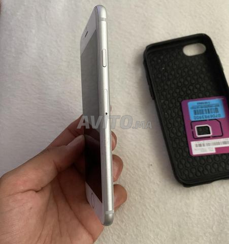 iPhone 8 bon état - 2