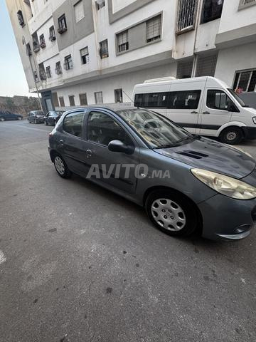206 إيسنس