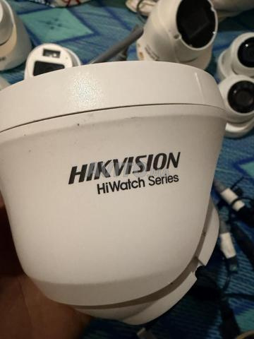 12 caméras, 6 de HIKVISION et 6 de alhua - 2