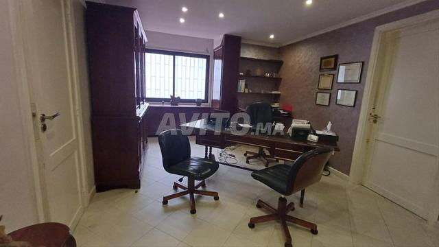 Bureau à louer 141 m² à Casablanca