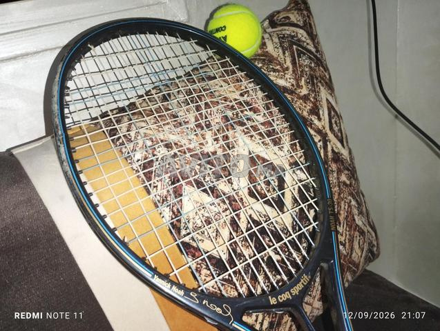 Raquette de tennis magnifique et belle avec sa balle, jamais utilisée - 2