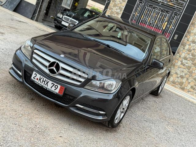 Mercedes-benz C220  - 2