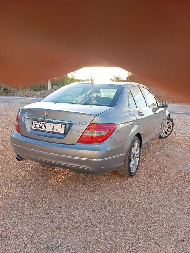 Mercedes-Benz 220 Diesel Automatique 2011 à Ifrane